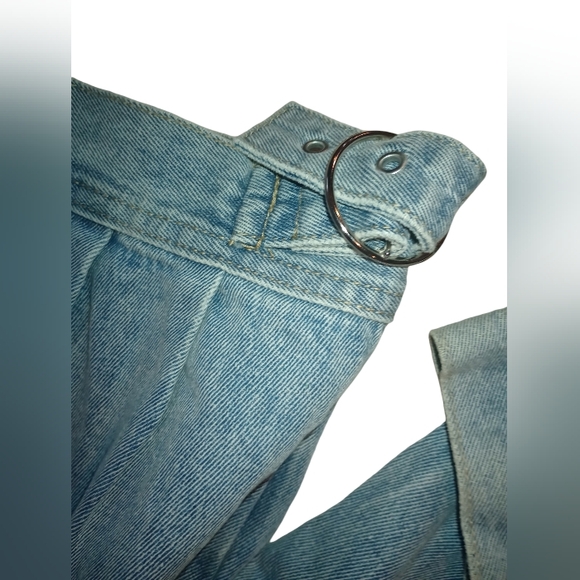 Pink Lily, small collared cropped jeans zip jacket - Picture 2 of 6